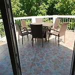 Türkiz - 5 Szobás 13 Fős 4km A Balaton- Apartman