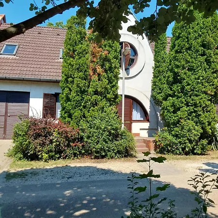 Apartment Tuerkiz - 5 Szobas 13 Fos Apartmanhaz 4km A Balaton- Balatonszabadi