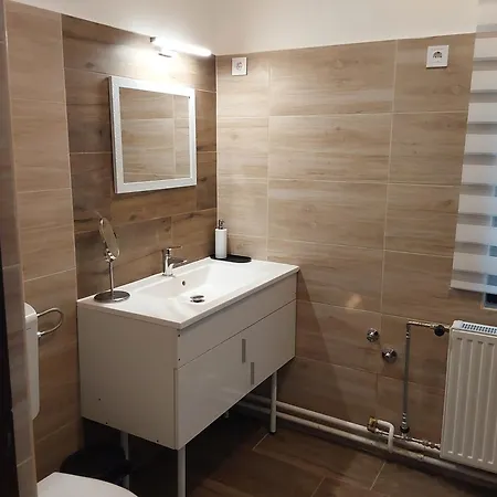 Tuerkiz - 5 Szobas 13 Fos Apartmanhaz 4km A Balaton- Lägenhet *