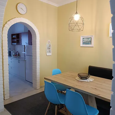 Lägenhet Tuerkiz - 5 Szobas 13 Fos Apartmanhaz 4km A Balaton- Balatonszabadi Fürdőtelep