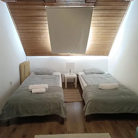 Tuerkiz - 5 Szobas 13 Fos Apartmanhaz 4km A Balaton- Lägenhet Balatonszabadi Fürdőtelep