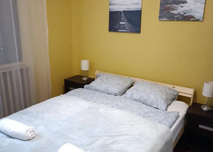 شقة Tuerkiz - 5 Szobas 13 Fos Apartmanhaz 4km A Balaton- *